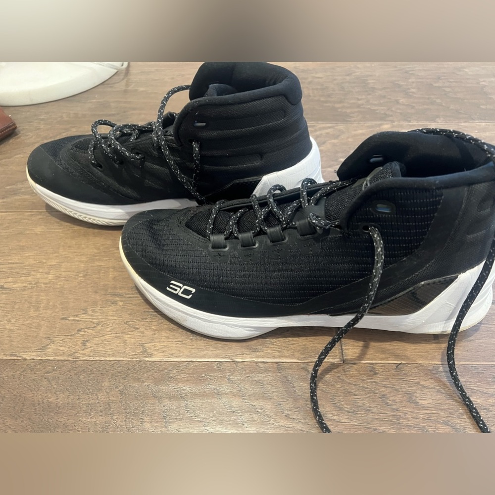 Under Armour Men’s Stephen Curry Basketball Shoes Siz… Gem
